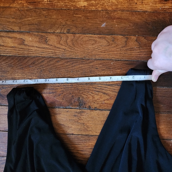 Elegant Black and White Floral Dress - Picture 10 of 12